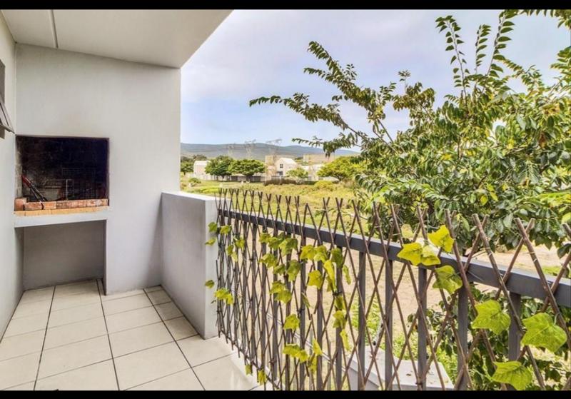 To Let 2 Bedroom Property for Rent in Burgundy Estate Western Cape